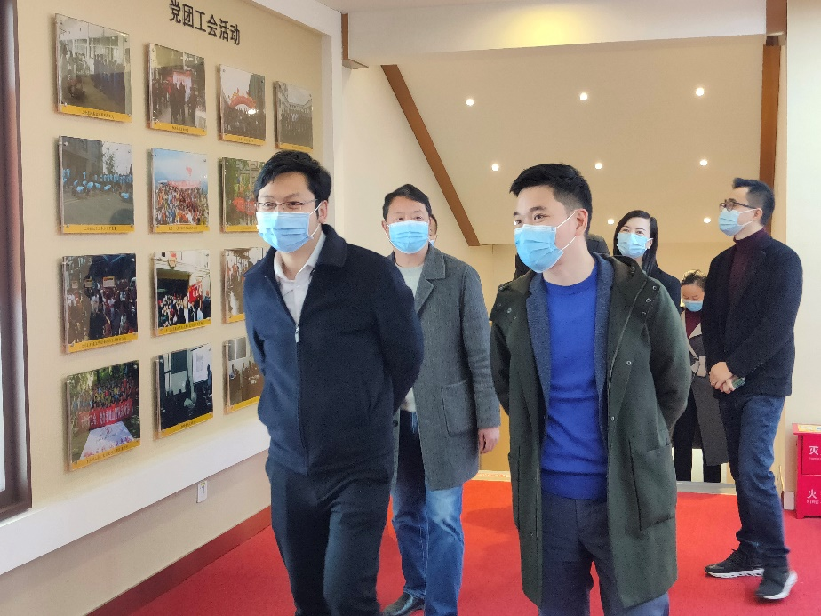 Hu Lan, deputy head of Xindu District, and his party visited taihefang to guide the work